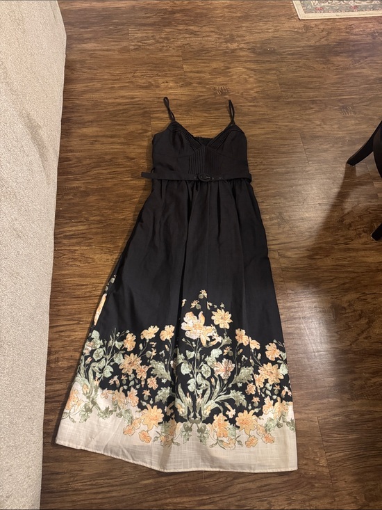 Tuckernuck Dresses & Skirts - Tuckernuck Black Floral Border Midi Dress